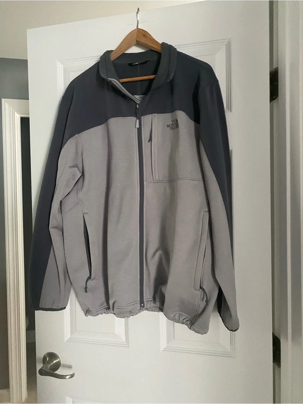 The North Face Charcoal Gray Men's Fleece Jacket